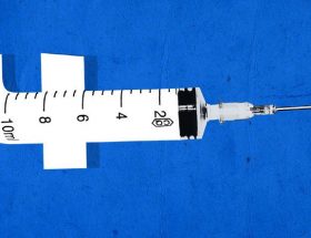 Facebook'un Aşı Zorunluluğunu Nazi Almanyası'na Benzeten Reklamlara İzin Verdiği Ortaya Çıktı
